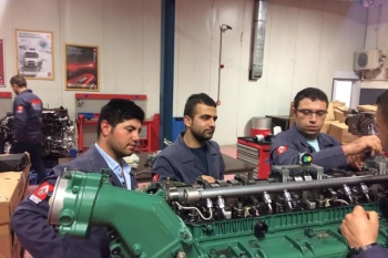 CoŞkUnLaR oToMoTiV VoLvO-ReNaULT TrUcKs